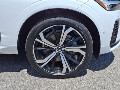 2022 Volvo XC60 Recharge Plug-In Hybrid T8 R-Design