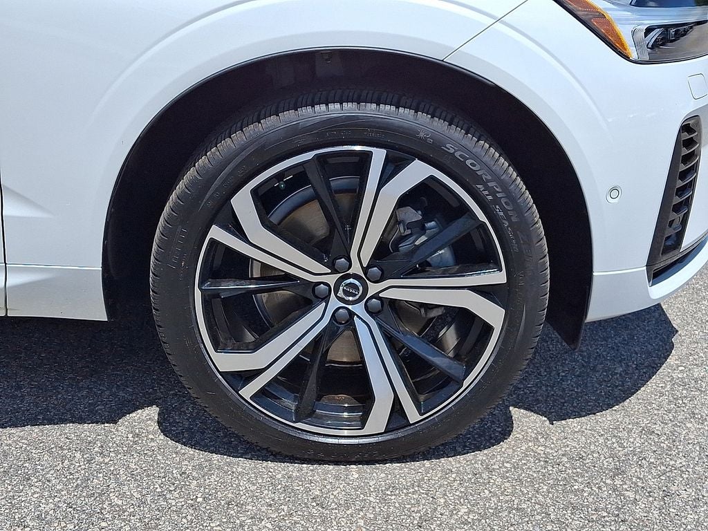 2022 Volvo XC60 Recharge Plug-In Hybrid T8 R-Design