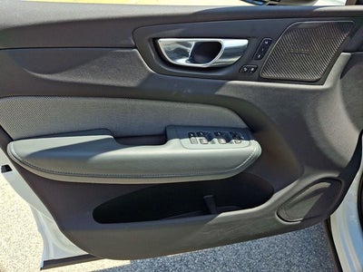 2022 Volvo XC60 Recharge Plug-In Hybrid T8 R-Design