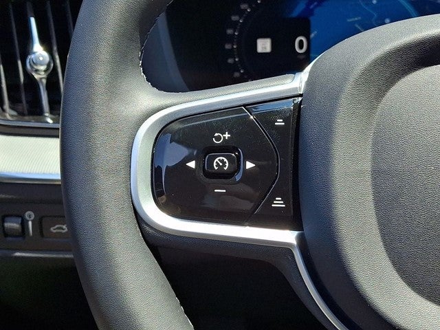 2022 Volvo XC60 Recharge Plug-In Hybrid T8 R-Design