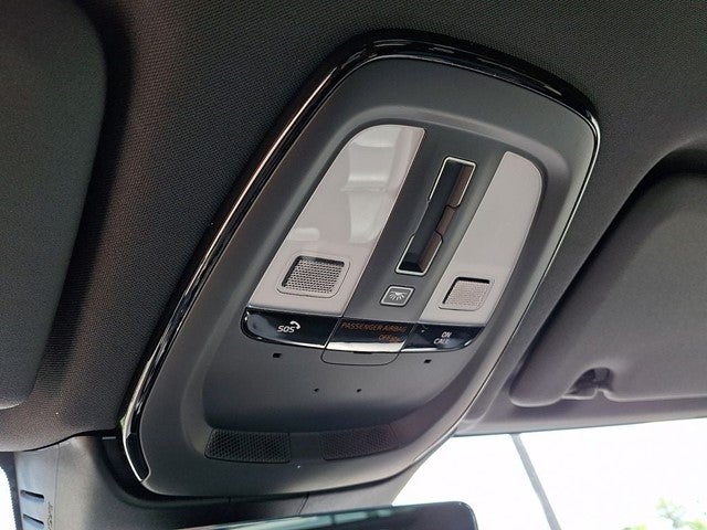 2022 Volvo XC60 Recharge Plug-In Hybrid T8 R-Design