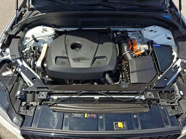 2022 Volvo XC60 Recharge Plug-In Hybrid T8 R-Design