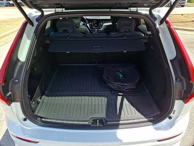 2022 Volvo XC60 Recharge Plug-In Hybrid T8 R-Design