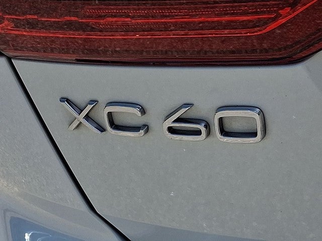 2022 Volvo XC60 Recharge Plug-In Hybrid T8 R-Design