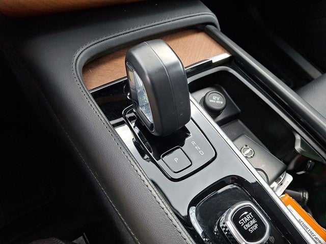 2025 Volvo XC90 Plug-In Hybrid T8 Core 7 Passenger