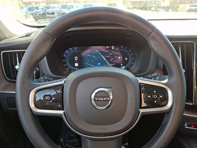 2024 Volvo XC60 B5 Plus Dark Theme