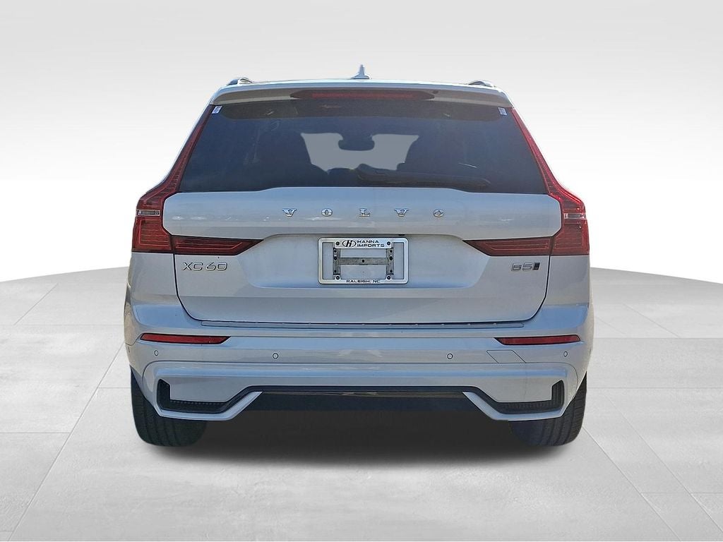 2024 Volvo XC60 B5 Plus Dark Theme