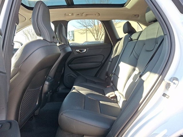 2024 Volvo XC60 B5 Plus Dark Theme