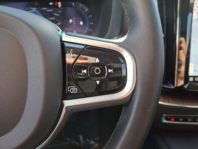 2024 Volvo XC60 B5 Plus Dark Theme