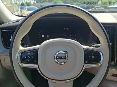 2023 Volvo XC60 B5 Plus Dark Theme
