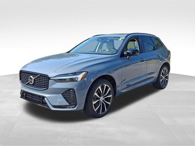 2023 Volvo XC60 B5 Plus Dark Theme