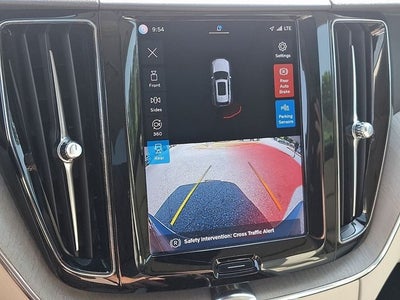 2023 Volvo XC60 B5 Plus Dark Theme