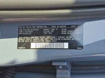 2023 Volvo XC60 B5 Plus Dark Theme