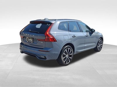 2023 Volvo XC60 B5 Plus Dark Theme
