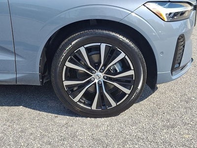 2023 Volvo XC60 B5 Plus Dark Theme