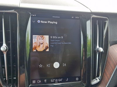 2023 Volvo XC60 B5 Plus Bright Theme