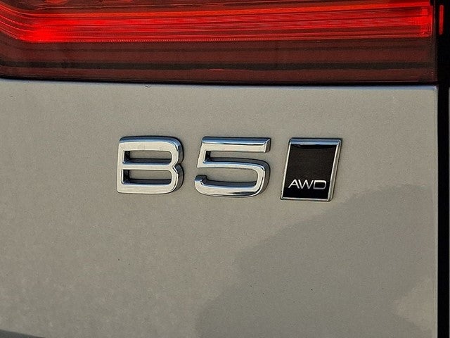 2025 Volvo V60 Cross Country B5 Plus