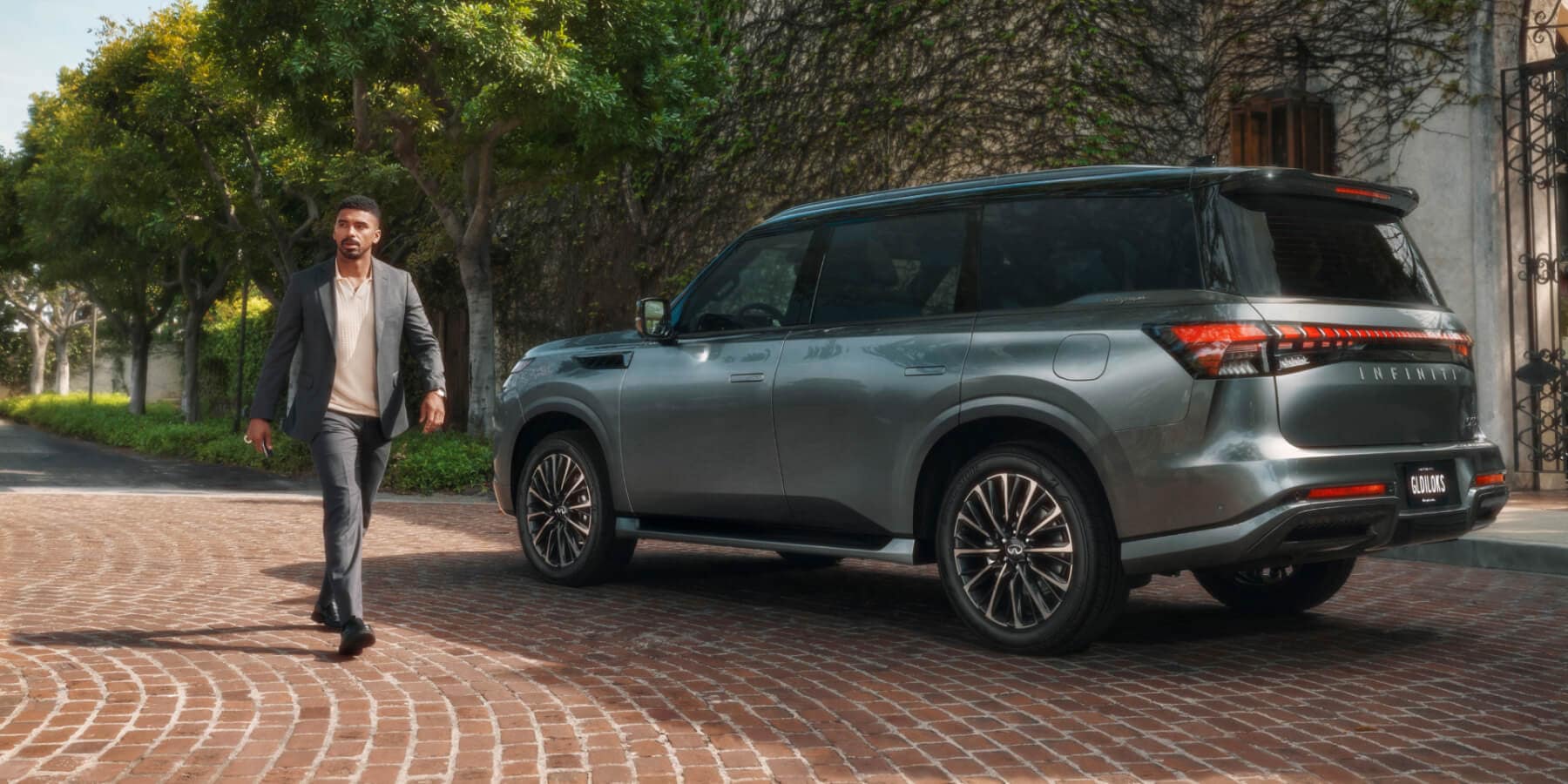 2026 INFINITI QX80 luxury SUV front three-quarter view